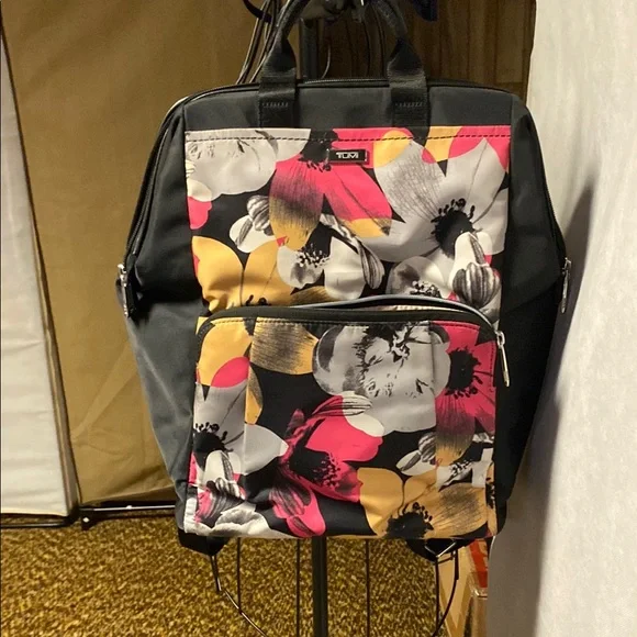 *NWT! TUMI Pink and Black Floral Backpack 71uMHLkzVSL.jpg?v=1577529571 main image 4